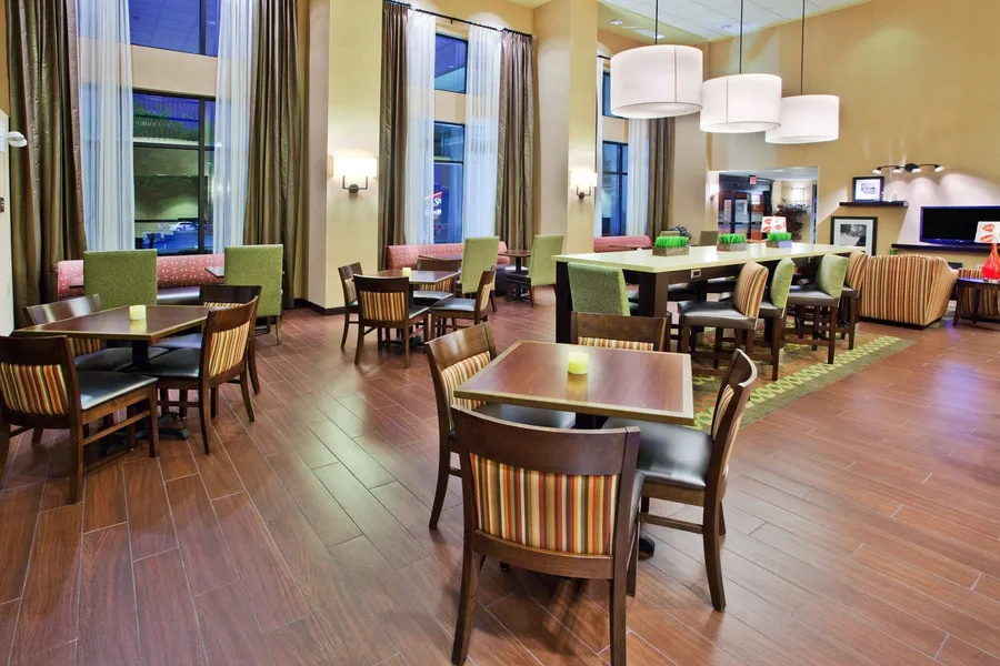 Hampton Inn & Suites Oxford Anniston hotel detail image 6