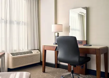 Delta Hotels by Marriott Milwaukee Northwest hotel thumbnail 5