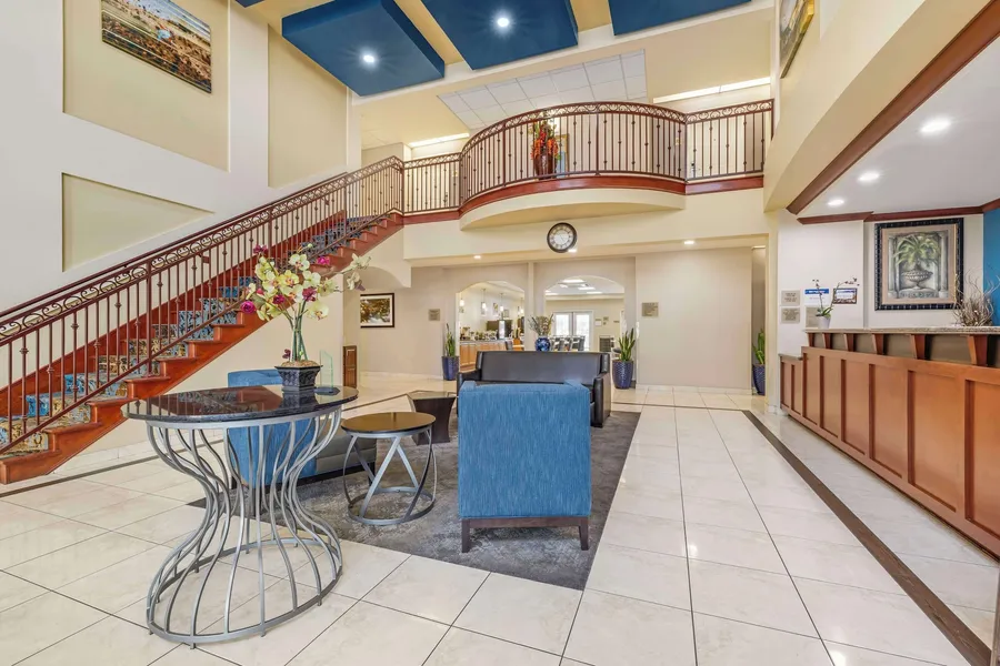 Best Western Plus Lake Elsinore Inn & Suites hotel detail image 2
