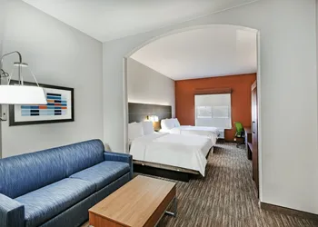 Holiday Inn Express Hotel and Suites Pryor by IHG hotel thumbnail 7
