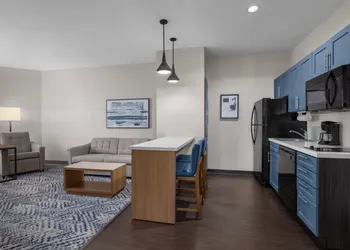 Candlewood Suites Alexandria by IHG hotel thumbnail 2