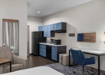 Candlewood Suites Alexandria by IHG hotel thumbnail 3
