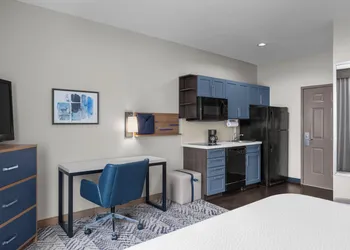 Candlewood Suites Alexandria by IHG hotel thumbnail 8