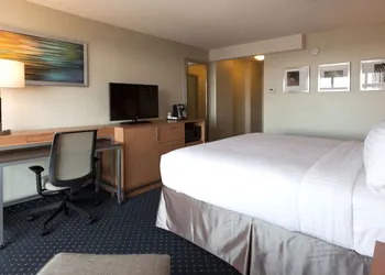 Holiday Inn Chicago North-Evanston by IHG hotel thumbnail 6