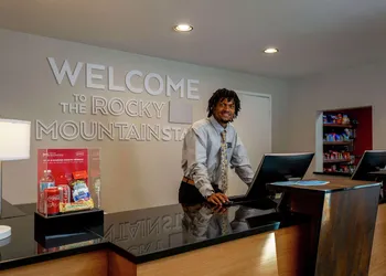Hampton Inn & Suites Denver Tech Center hotel thumbnail 5