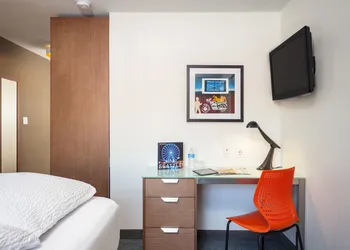 Staypineapple, University Inn, University District Seattle hotel thumbnail 7
