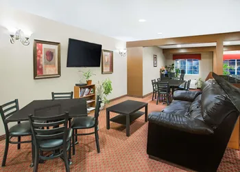 Microtel Inn & Suites by Wyndham Holland hotel thumbnail 2