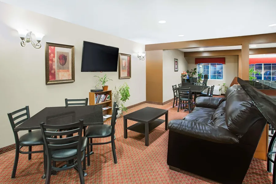 Microtel Inn & Suites by Wyndham Holland hotel detail image 2