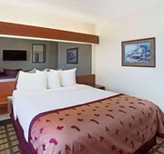 Microtel Inn & Suites by Wyndham Holland hotel detail image 5