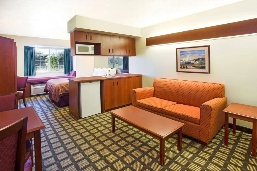 Microtel Inn & Suites by Wyndham Holland hotel detail image 6