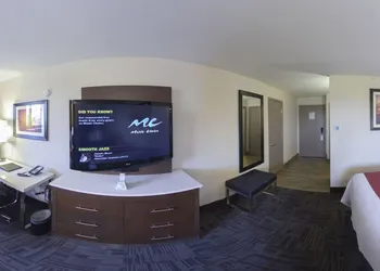Holiday Inn Brookfield - ​​Milwaukee by IHG hotel thumbnail 3