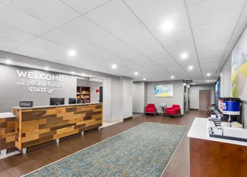 Hampton Inn Huntington University Area hotel thumbnail 2