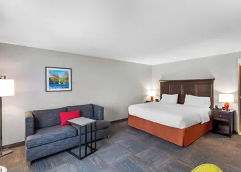 Hampton Inn Huntington University Area hotel thumbnail 3