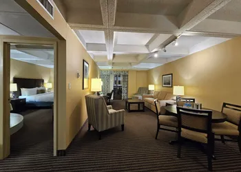 Wyndham Edmonton Hotel and Conference Centre hotel thumbnail 8