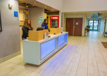 Holiday Inn Express Hotel & Suites Pasco-Tri Cities by IHG hotel thumbnail 2