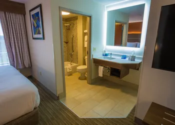 Holiday Inn Express Hotel & Suites Pasco-Tri Cities by IHG hotel thumbnail 6