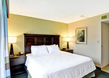 Hampton Inn by Hilton New Bedford/Fairhaven hotel thumbnail 3