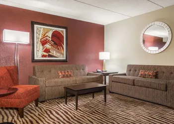 Holiday Inn Manitowoc by IHG hotel thumbnail 4