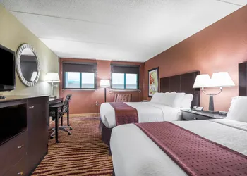 Holiday Inn Manitowoc by IHG hotel thumbnail 5