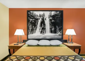 Super 8 by Wyndham Chico hotel thumbnail 7