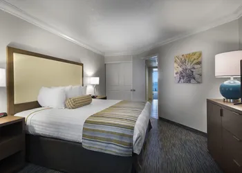 Coral Beach Resort and Suites hotel thumbnail 7