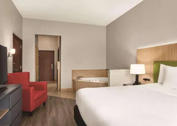 Country Inn & Suites by Radisson, Byram/Jackson South, MS hotel thumbnail 8