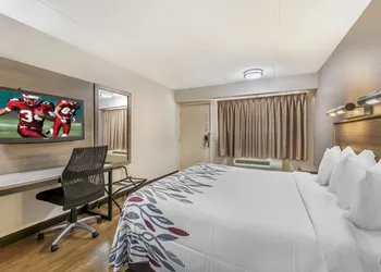 Red Roof Inn Erie – I-90 hotel thumbnail 5