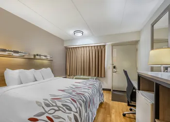 Red Roof Inn Erie – I-90 hotel thumbnail 6