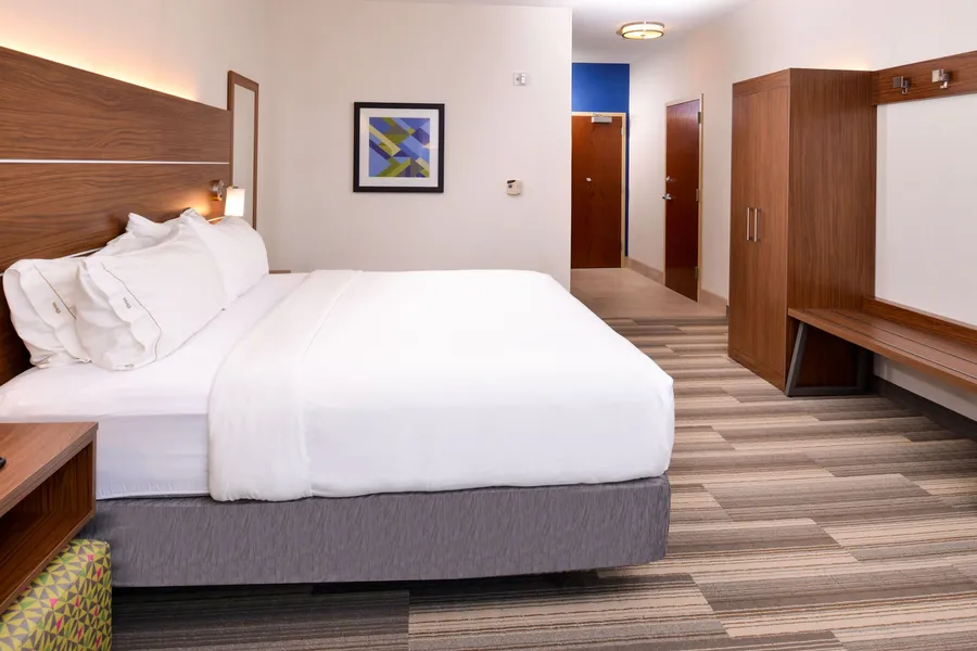 Holiday Inn Express Hotel & Suites Urbana-Champaign by IHG hotel detail image 2