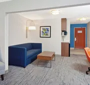 Holiday Inn Express Hotel & Suites Urbana-Champaign by IHG hotel detail image 5