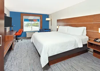 Holiday Inn Express Hotel & Suites Urbana-Champaign by IHG hotel thumbnail 6