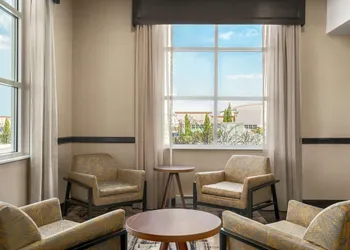 Hampton Inn & Suites Exeter hotel thumbnail 2