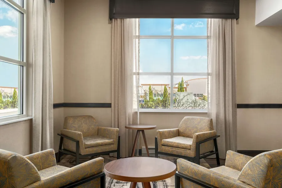 Hampton Inn & Suites Exeter hotel detail image 2