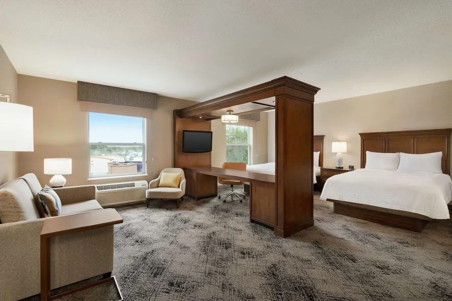 Hampton Inn & Suites Exeter hotel detail image 6