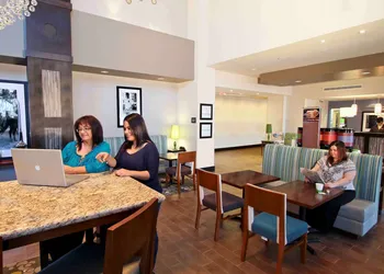 Hampton Inn & Suites Winnie hotel thumbnail 5
