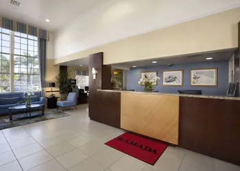 Ramada by Wyndham Costa Mesa/Newport Beach hotel thumbnail 2