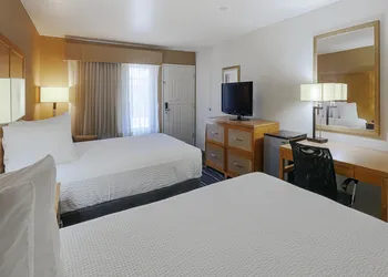 Ramada by Wyndham Costa Mesa/Newport Beach hotel thumbnail 6