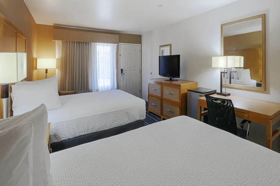 Ramada by Wyndham Costa Mesa/Newport Beach hotel detail image 6