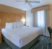 Ramada by Wyndham Costa Mesa/Newport Beach hotel detail image 7
