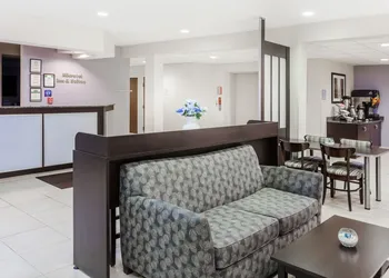 Microtel Inn & Suites by Wyndham Elkhart hotel thumbnail 3