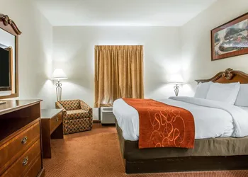 Comfort Suites Jefferson City hotel thumbnail 4