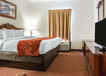 Comfort Suites Jefferson City hotel thumbnail 5