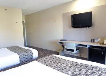 Microtel Inn by Wyndham Georgetown hotel thumbnail 6