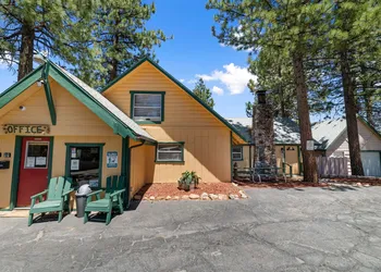 Big Bear Lakefront Lodge hotel thumbnail 2