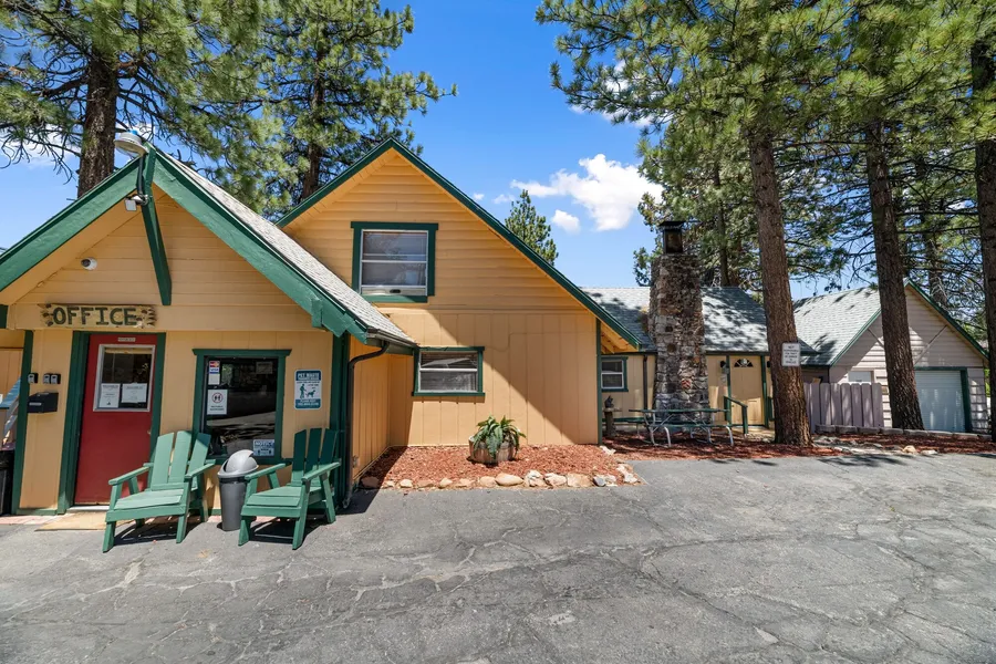 Big Bear Lakefront Lodge hotel detail image 2