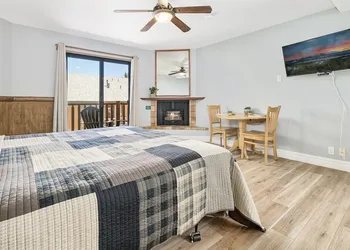 Big Bear Lakefront Lodge hotel thumbnail 6