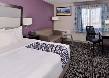 La Quinta Inn by Wyndham Fort Collins hotel thumbnail 6