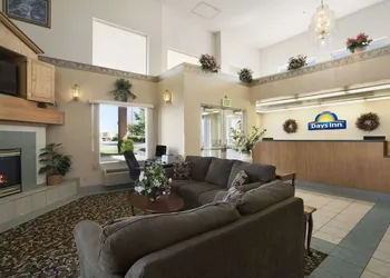 Days Inn by Wyndham Springville hotel thumbnail 3