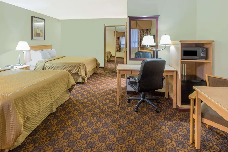 Days Inn by Wyndham Black Bear hotel detail image 2