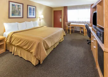 Days Inn by Wyndham Black Bear hotel thumbnail 3